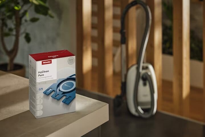 Miele Consumabile Set 4 saci pentru aspirator Miele HyClean G/N 3D + filtre, cod 12421130