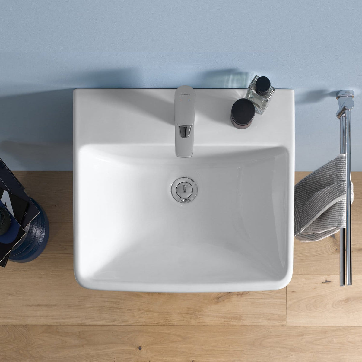 Duravit Lavoar Duravit, WB/FWB 550 mm Duravit No.1 white, w.OF,W.TP,1 TH,underneath glazed, montare pe perete, cu preaplin, gaura pt baterie, smalt pe interior, alb