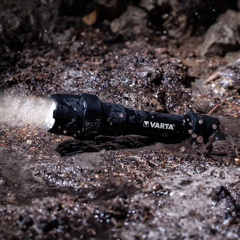 Varta LANTERNA LED 6W INDESTRUCTIBLE F20 PRO VARTA