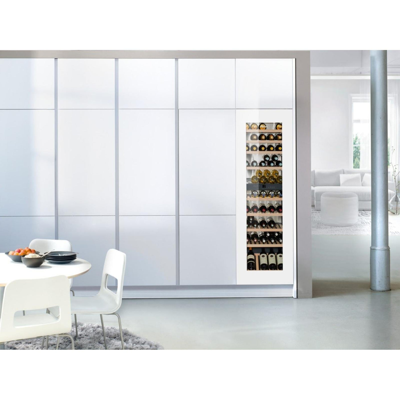 Liebherr Vitrina pentru vin incorporabila, Gama Vinidor, Clasa eficienta energetica A, Clasa climatica SN-ST, Tip control - Display LCD cu afisaj digital al temperaturii, Pozitionare comenzi - in interior, Capacitate neta totala - 271 l, Consum energie/24h - 0,450