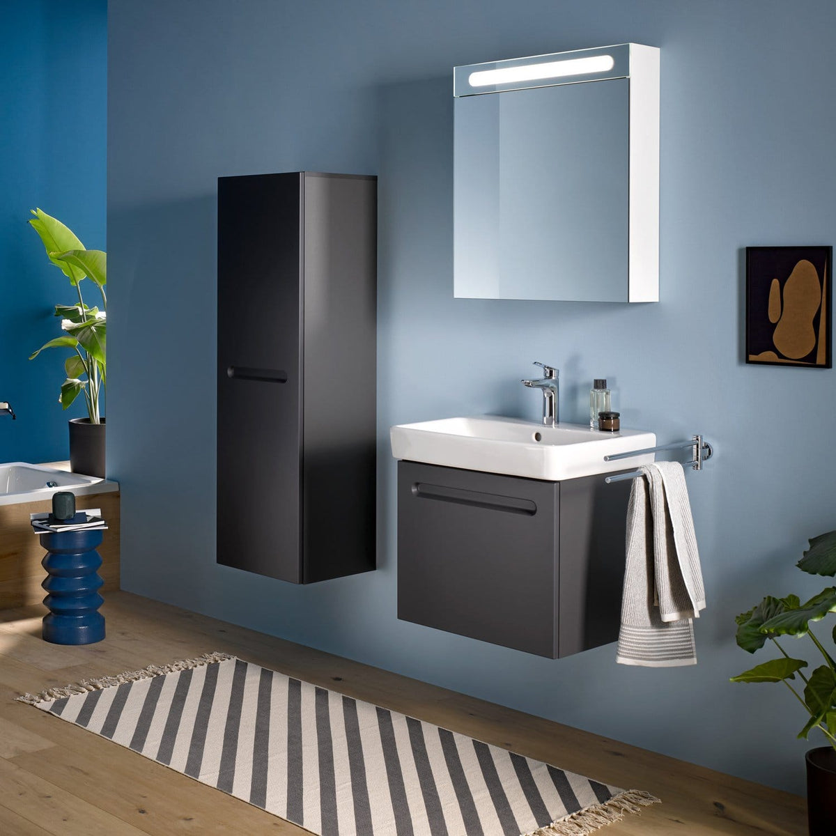 Duravit Lavoar Duravit, WB/FWB 550 mm Duravit No.1 white, w.OF,W.TP,1 TH,underneath glazed, montare pe perete, cu preaplin, gaura pt baterie, smalt pe interior, alb