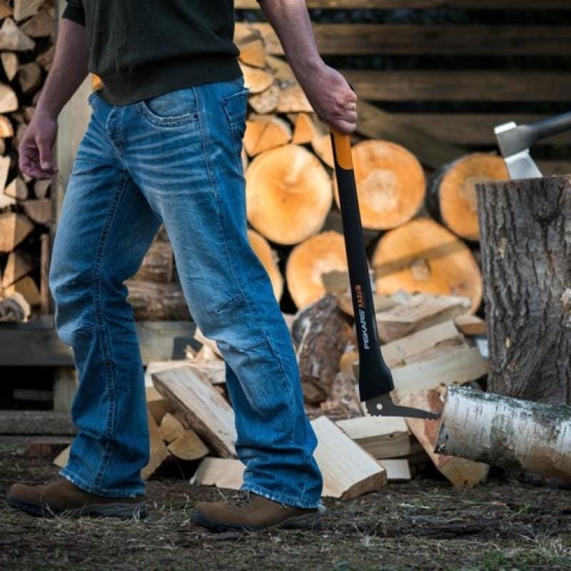 Fiskars Cârlig pentru bușteni Fiskars WoodXpert Sappie XA22, unealtă pentru prindere și manipulare lemne (1003623)