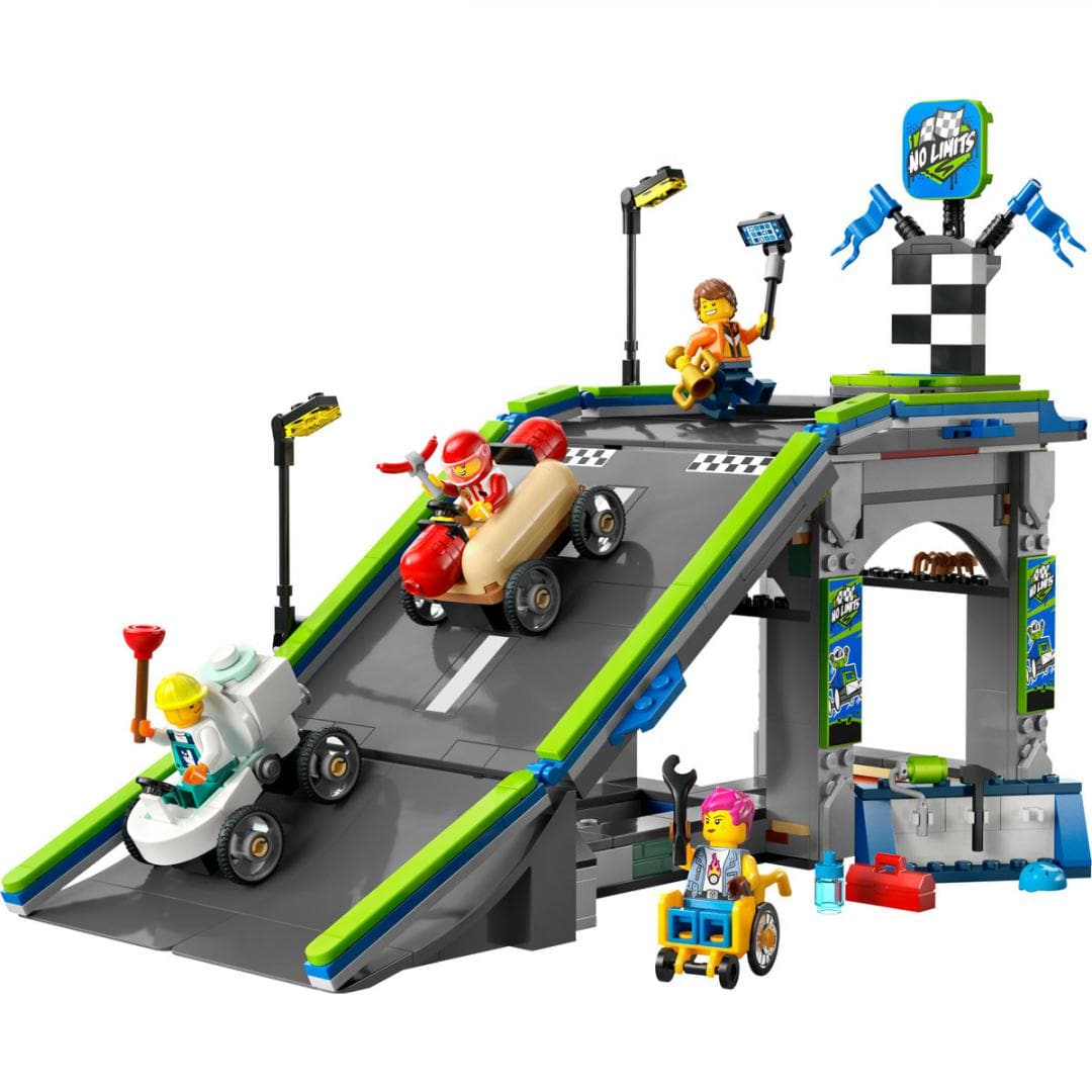 Lego Jucării Set Constructie LEGO City 60460 | Rampa pentru Curse, Fara Limite, Masini