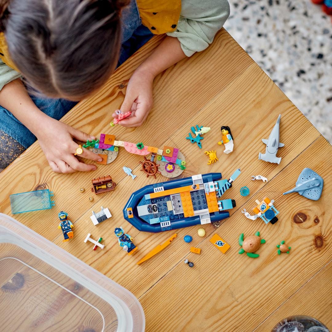 Lego Jucării Set Constructie LEGO City 60377 | Barca pentru Scufundari, Submarin, Cadou