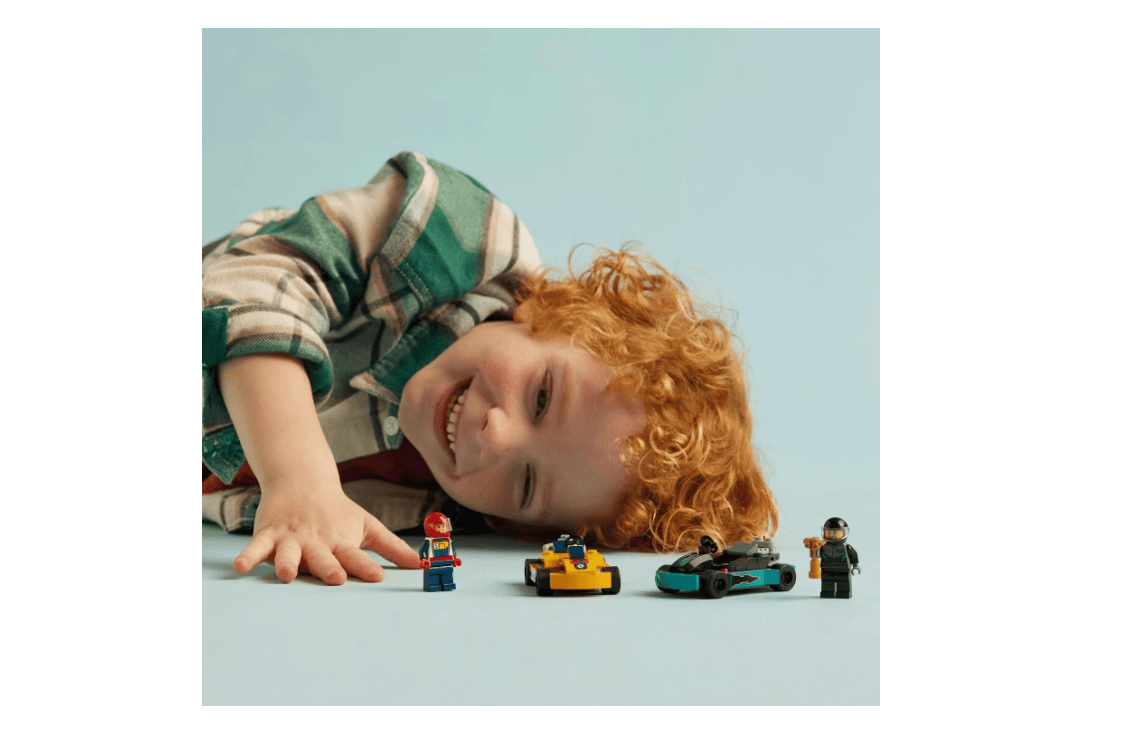 Lego Jucării Set Constructie LEGO City 60400 | Carturi si Piloti de Curse, Cadou