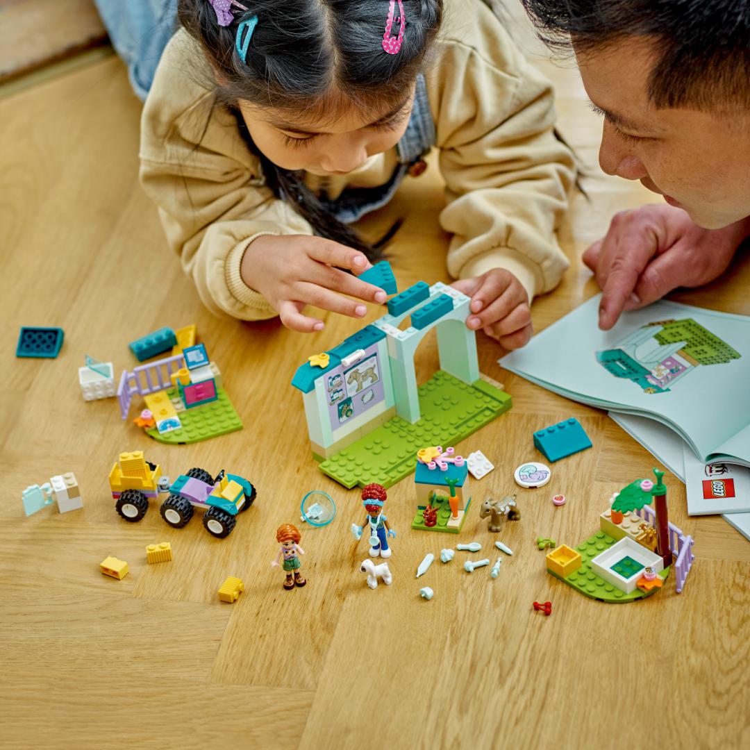 Lego Jucării Set Constructie LEGO 42632 | Clinica Veterinara Animale Ferma, Cadou