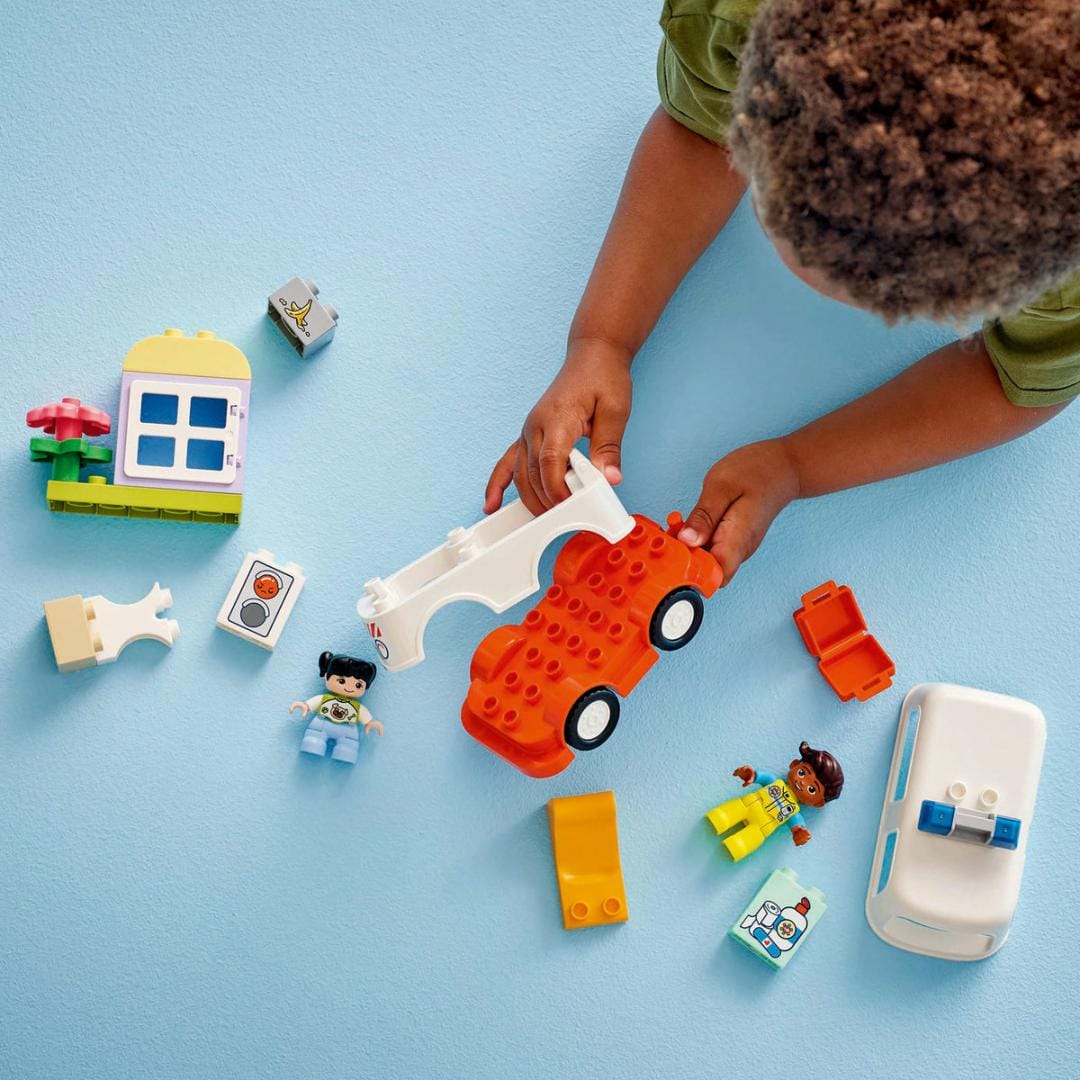 Lego Jucării Set Constructie LEGO 10447 | Ambulanta si Sofer, Cadou Copii