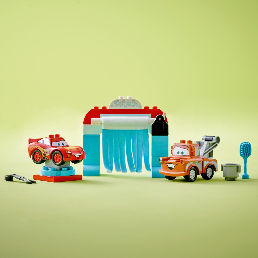 10996 Distracție la Spălătorie cu Fulger Mcqueen Și Bucșă — LEGO