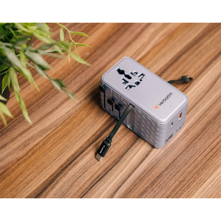 Adaptor Verbatim GaN,70W,2 cabluri retract,violetUSB-C PD 3.0 QC4+up to 70W/USB-A QC 4+up to 60W
