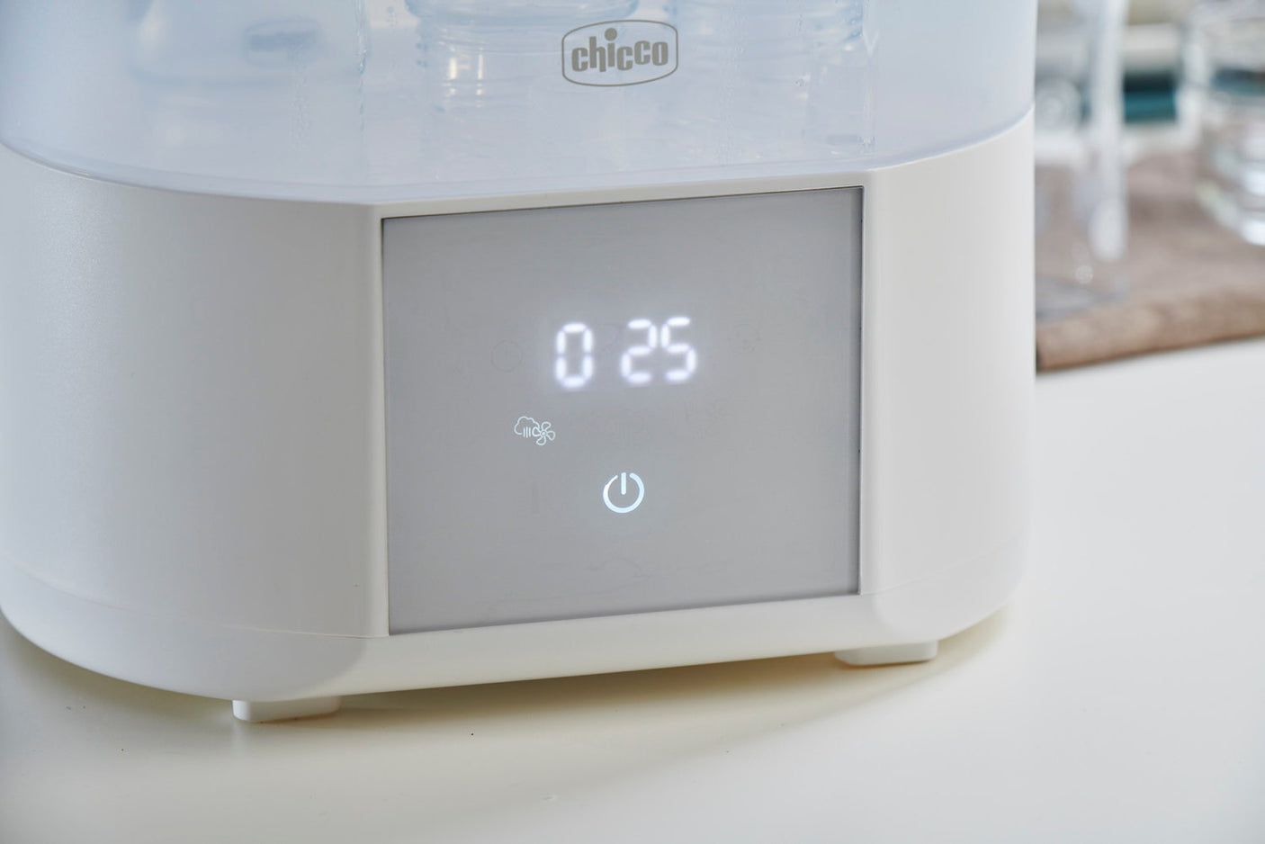 Sterilizator Electric Digital Chicco cu Uscator Biberoane și Accesorii Mici, 0luni+