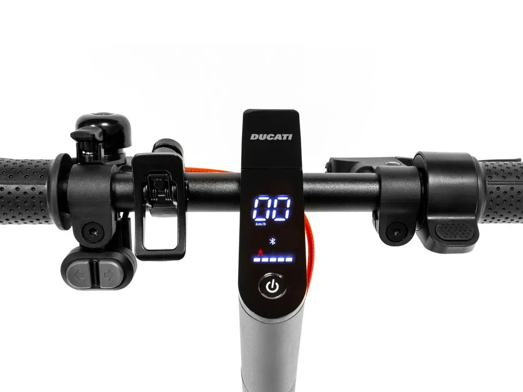 Ducati Resigilat - Trotineta electrica Trotineta electrica Ducati Pro-I EVO MAX AS 10 R-DU-MO-250001 | Motor 350W, Autonomie 40km, Resigilat