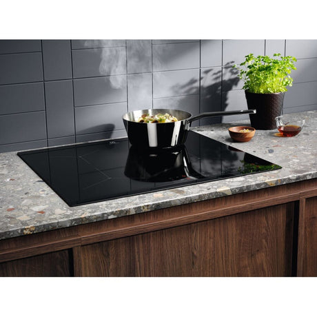 Electrolux Plita incorporabila Electrolux, Inductie, 4 zone gatit, Touch control, Conectivitate hota, 60 cm, Negru