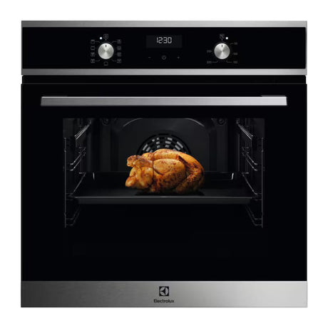 Electrolux Cuptor electric multifunctional (10 functii); SteamBake-gatire cu abur ; Seria 600 PRO; Timer cu display electronic; ; Usa cu 2 straturi de geam; Inchidere amortizata a usii; Ghidaj telescopic pe 1 nivel; Grill; Butoane retractabile; 2 tavi emailate + 1 g