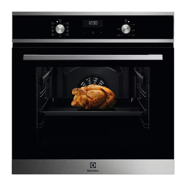 Electrolux Cuptor electric multifunctional (10 functii); SteamBake-gatire cu abur ; Seria 600 PRO; Timer cu display electronic; ; Usa cu 2 straturi de geam; Inchidere amortizata a usii; Ghidaj telescopic pe 1 nivel; Grill; Butoane retractabile; 2 tavi emailate + 1 g