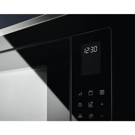 Electrolux Cuptor cu microunde incorporabil Electrolux, 25 l, 900 W, Gril, Timer, Avertizare sonora, Afisaj LED, Negru