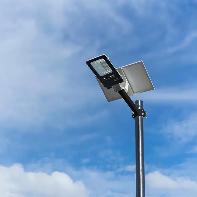 V-Tac Corp iluminat stradal LED solar V-Tac 50W, IP65, 4000K alb neutru, cu telecomandă, 4000 lm