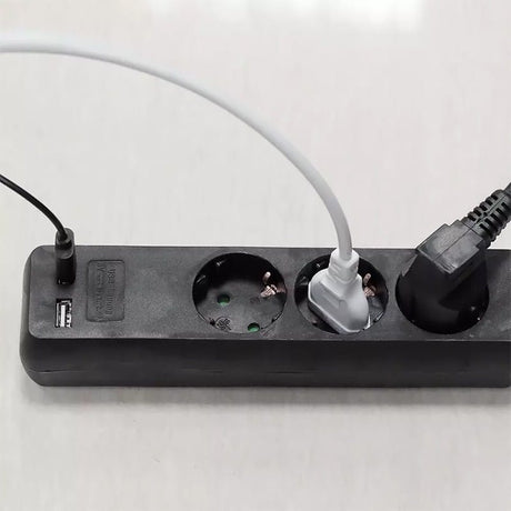 V-Tac PRELUNGITOR 3 CAI + 2USB 5M(3G1.5MM2) NEGRU