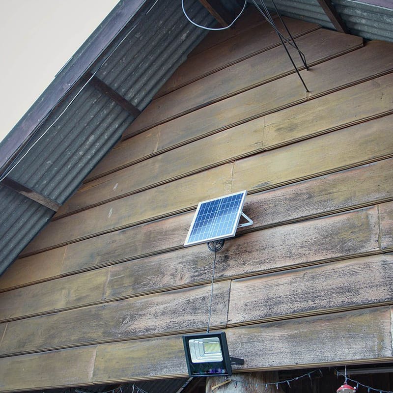 V-Tac Reflector LED Solar V-Tac 16W 6000K Alb Rece IP65 cu Telecomandă, Timer și Cablu 5m, Baterie 10000mAh