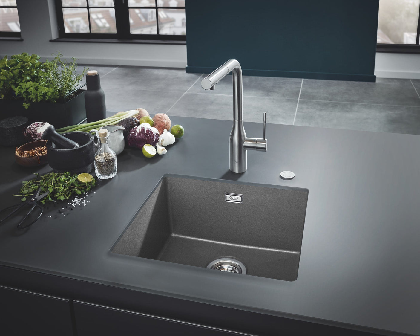 Grohe Baterie chiuveta Baterie Bucatarie Grohe 30270AL0 | Monocomanda, Pipa Inalta, Dus Extractabil, Brushed Hard Graphite