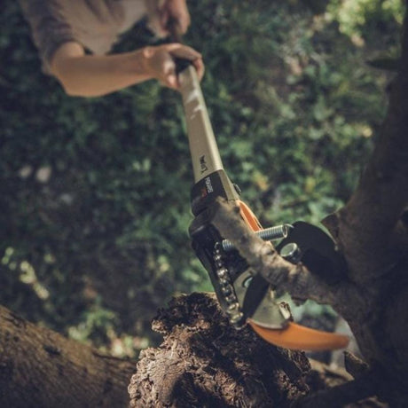 Fiskars Foarfecă telescopică pentru crengi Fiskars PowerGear UPX82, 165 cm, negru/argintiu, 1023625