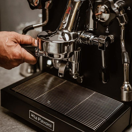 La Pavoni Espressor manual Espressor La Pavoni Cellini Classic LPSCCB01EU | Manual, Design Italian, Negru