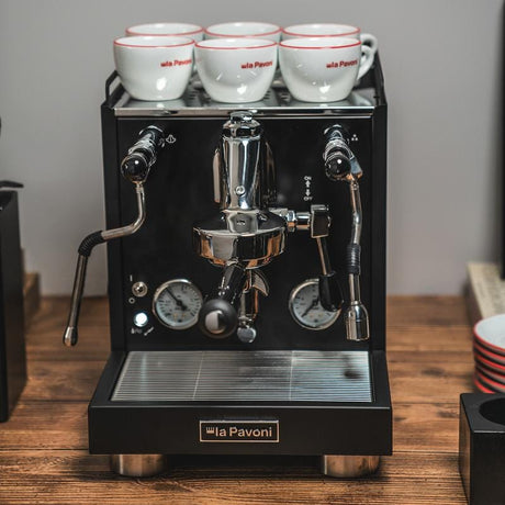 La Pavoni Espressor La Pavoni New Cellini Evolution LPSCVB01EU, negru, pentru cafea boabe, stil cafenea acasă