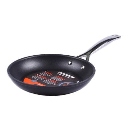 Le Creuset Tigaie joasă Le Creuset Toughened Non-Stick 24 cm, antiaderentă, pentru prăjire și sotare, 4,5 cm înălțime