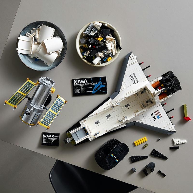 LEGO LEGO Creator Expert NASA Naveta Spațială Discovery 10283, Set de Colecție pentru Adulți 18+