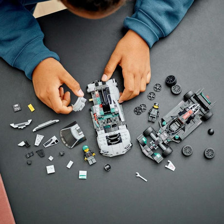 LEGO LEGO Speed Champions Mercedes-AMG MercedesAMG F1 W12 E Performance & Mercedes AMG (76909)
