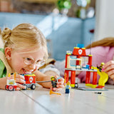 60375 Remiza și Masina de Pompieri — LEGO