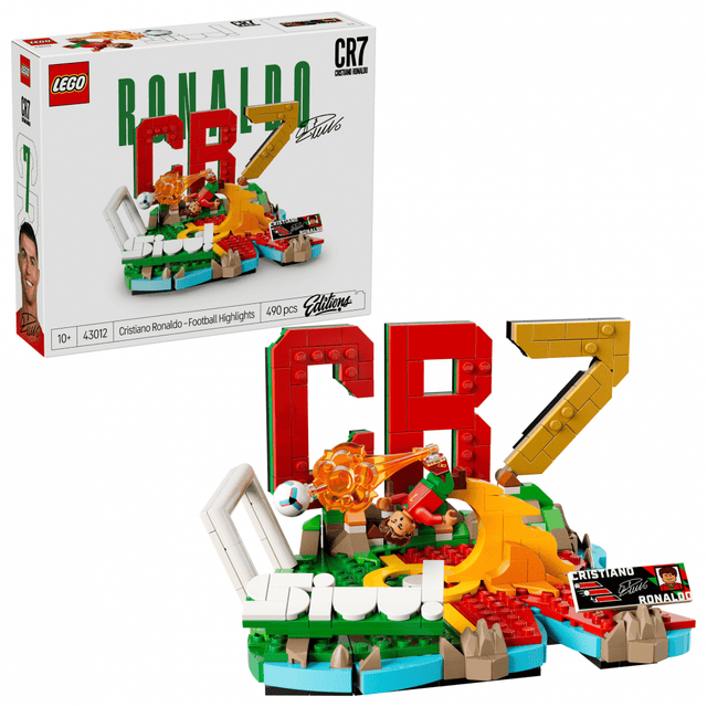 Set Constructie LEGO 43012 | Cristiano Ronaldo Momente Importante din Fotbal